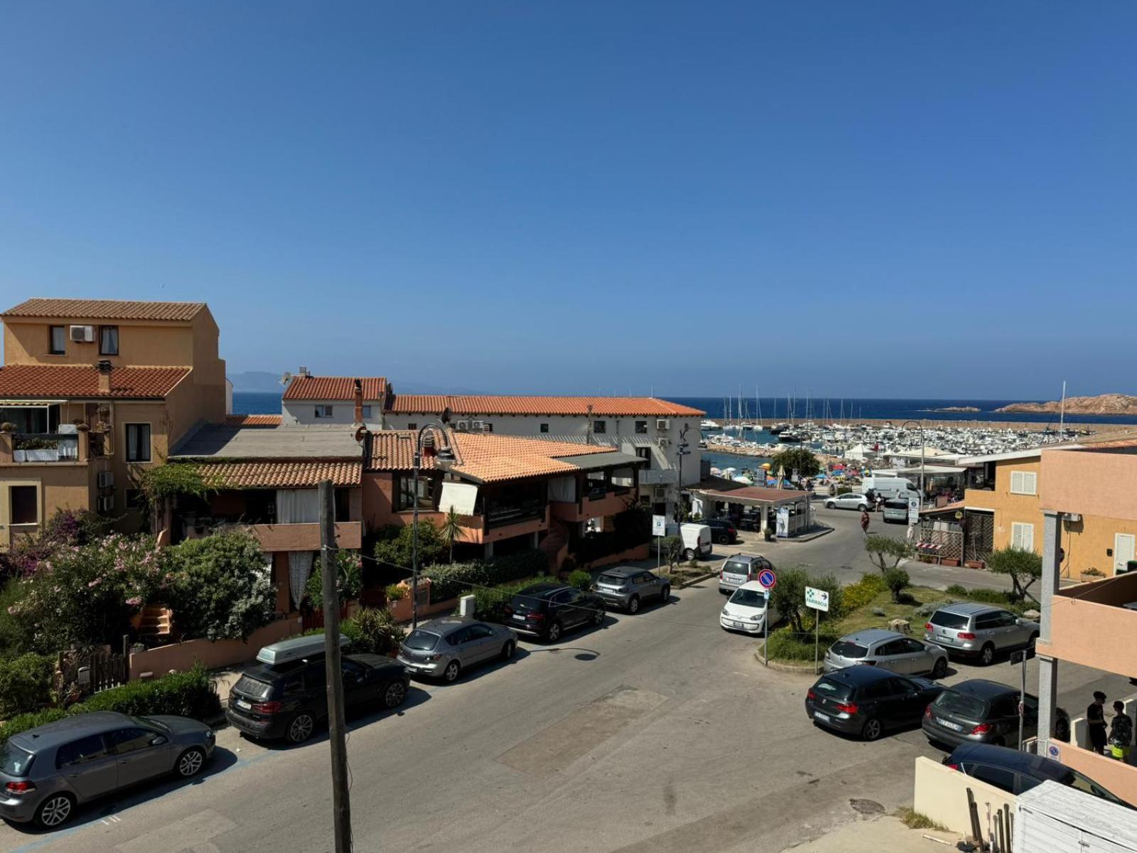 Borgo Spiaggia Isola Rossa Extérieur photo